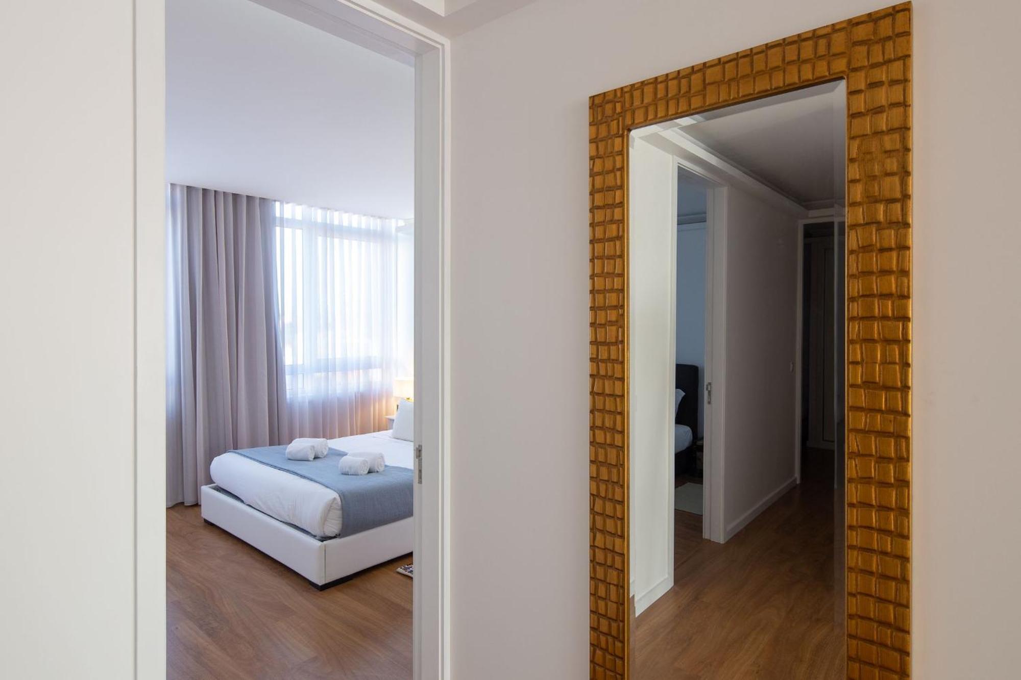 Lovelystay - Penthouse Balcony Apartment Porto Ngoại thất bức ảnh